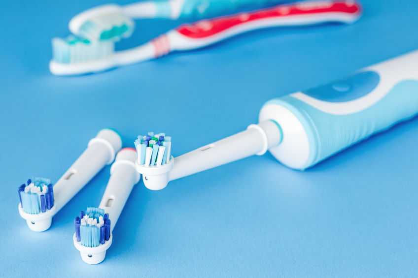 Which Is Better – a Manual or Electric Toothbrush?
